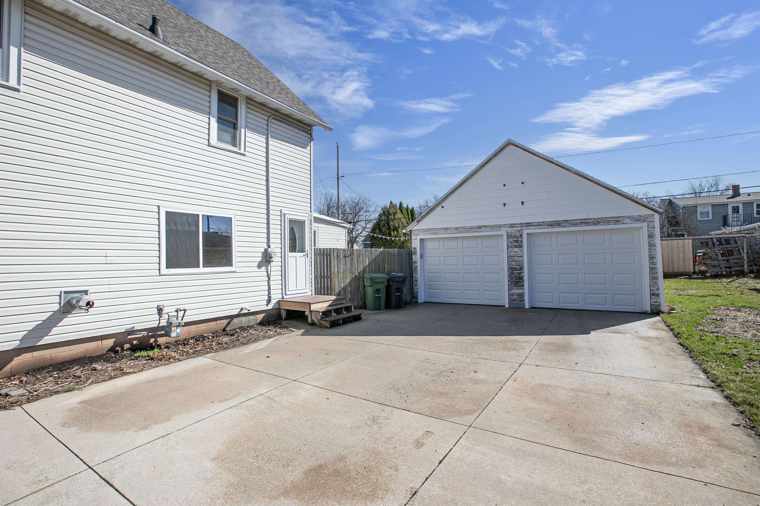 241 South James Street Kimberly, WI 54136 - Photo 4 of 45