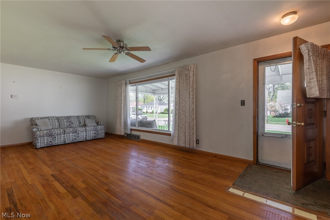 1611 Rush Road Wickliffe, OH 44092 - Photo 4 of 24 Gallery Image 4