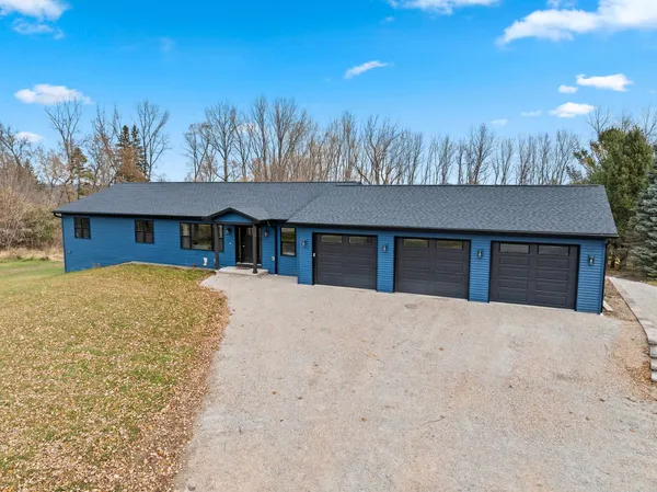 $815,000 | W9566 County Rd JJ, Hortonville, WI 54944