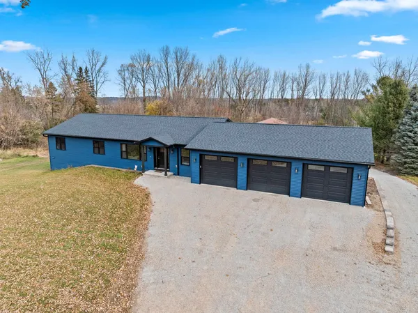 $815,000 | W9566 County Rd JJ, Hortonville, WI 54944