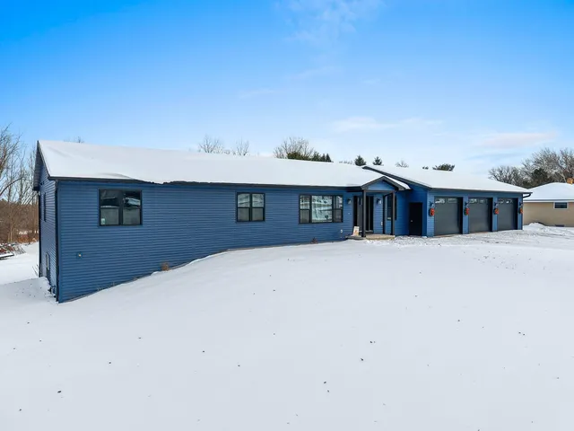 $850,000 | W9566 County Rd JJ, Hortonville, WI 54944