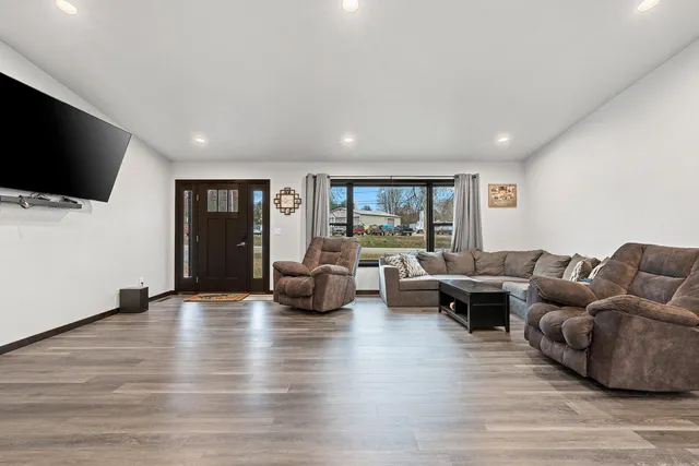 $850,000 | W9566 County Rd JJ, Hortonville, WI 54944