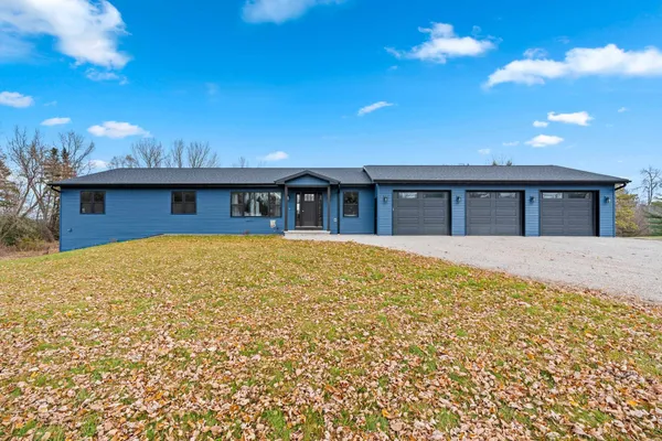$815,000 | W9566 County Rd JJ, Hortonville, WI 54944