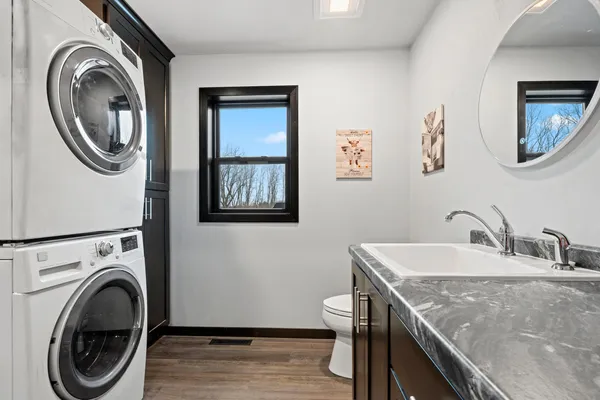 $815,000 | W9566 County Rd JJ, Hortonville, WI 54944