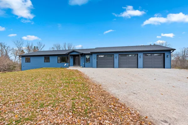 $815,000 | W9566 County Rd JJ, Hortonville, WI 54944
