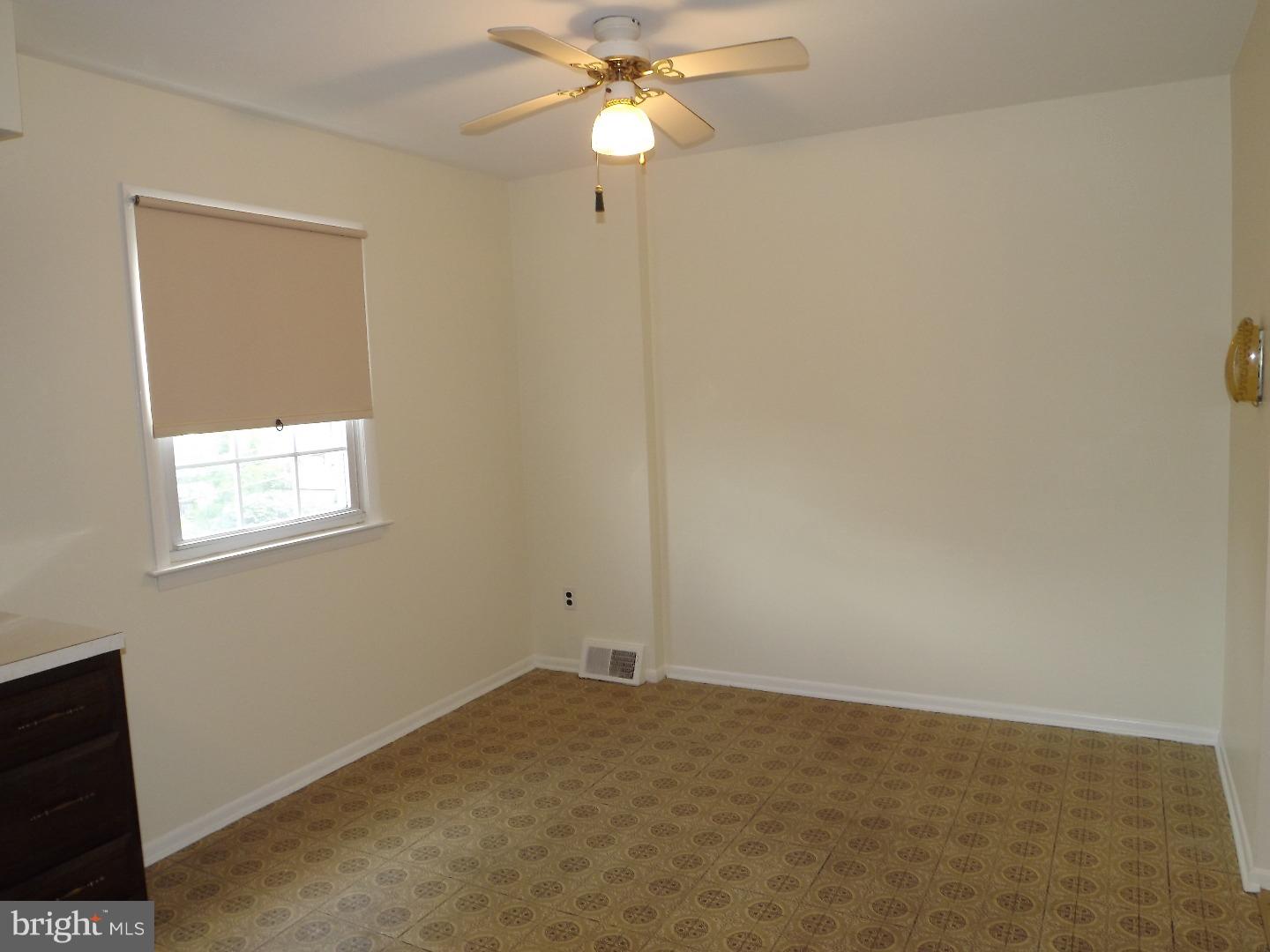 15093 London Road Philadelphia, PA 19116 - Photo 4 of 24 Gallery Image 4