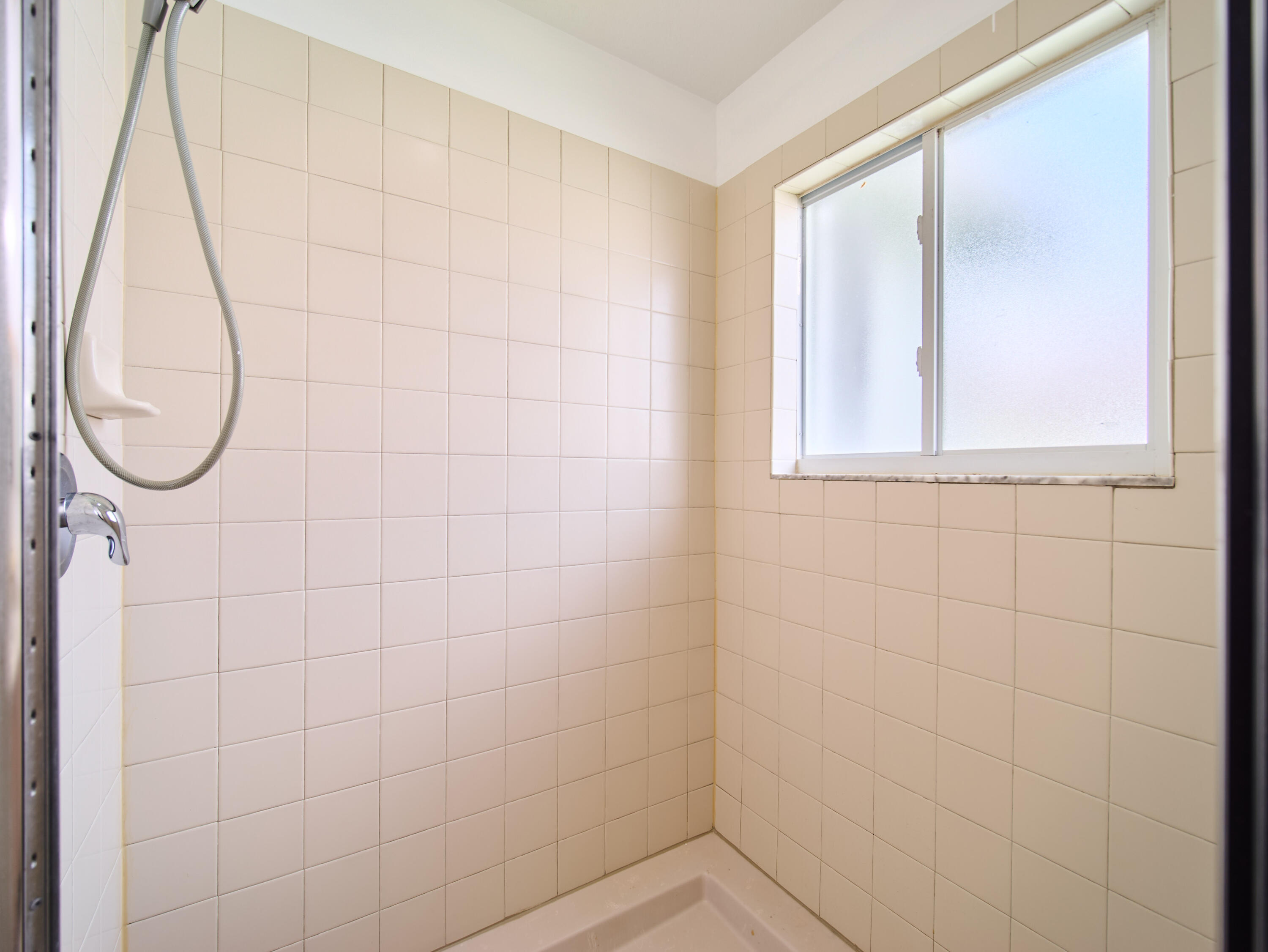 2052 Oakhurst Way Riviera Beach, FL 33404 - Photo 10 of 36 P1172415_HDR