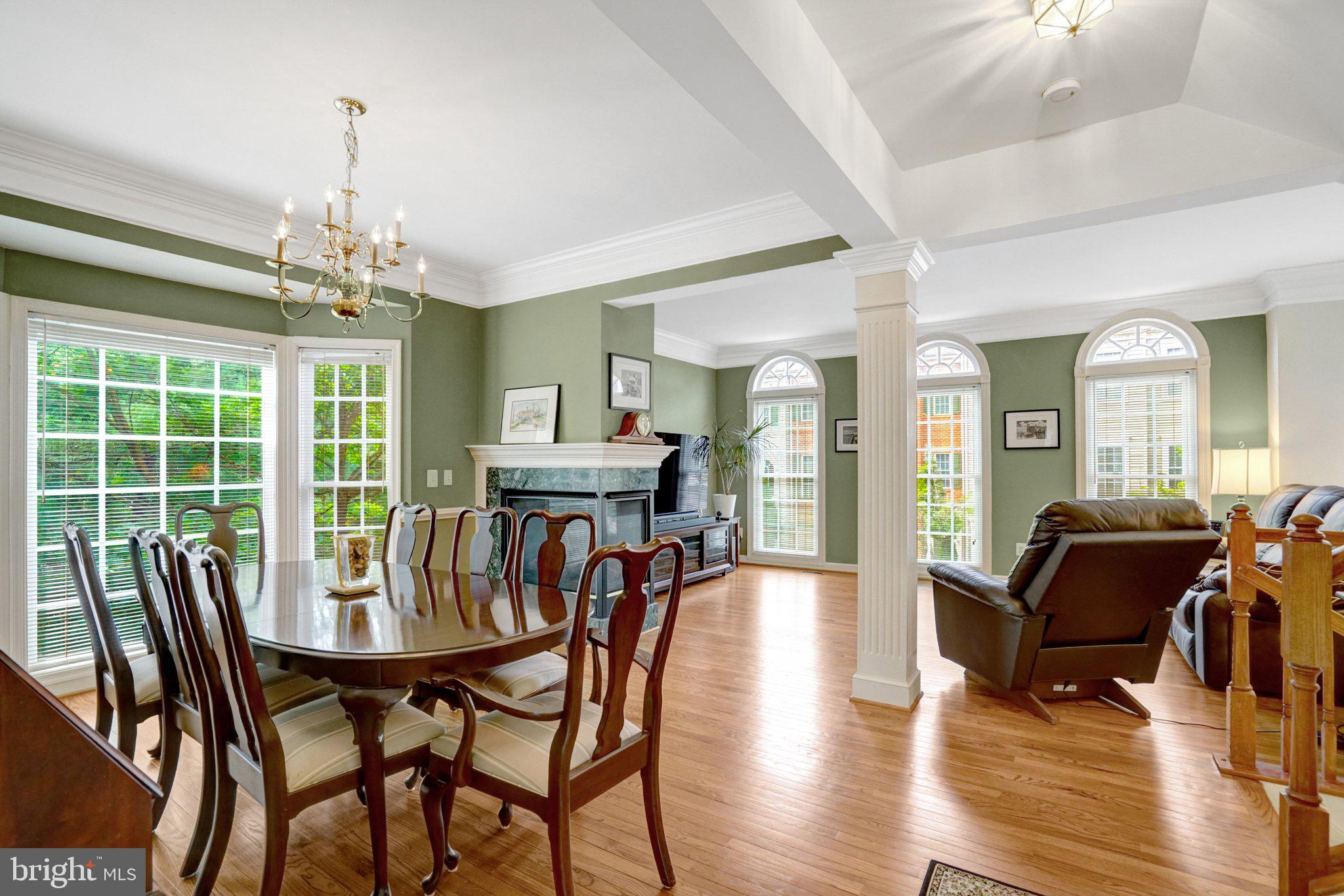 6449 Katherine Ann Lane Springfield, VA 22150 - Photo 4 of 32
