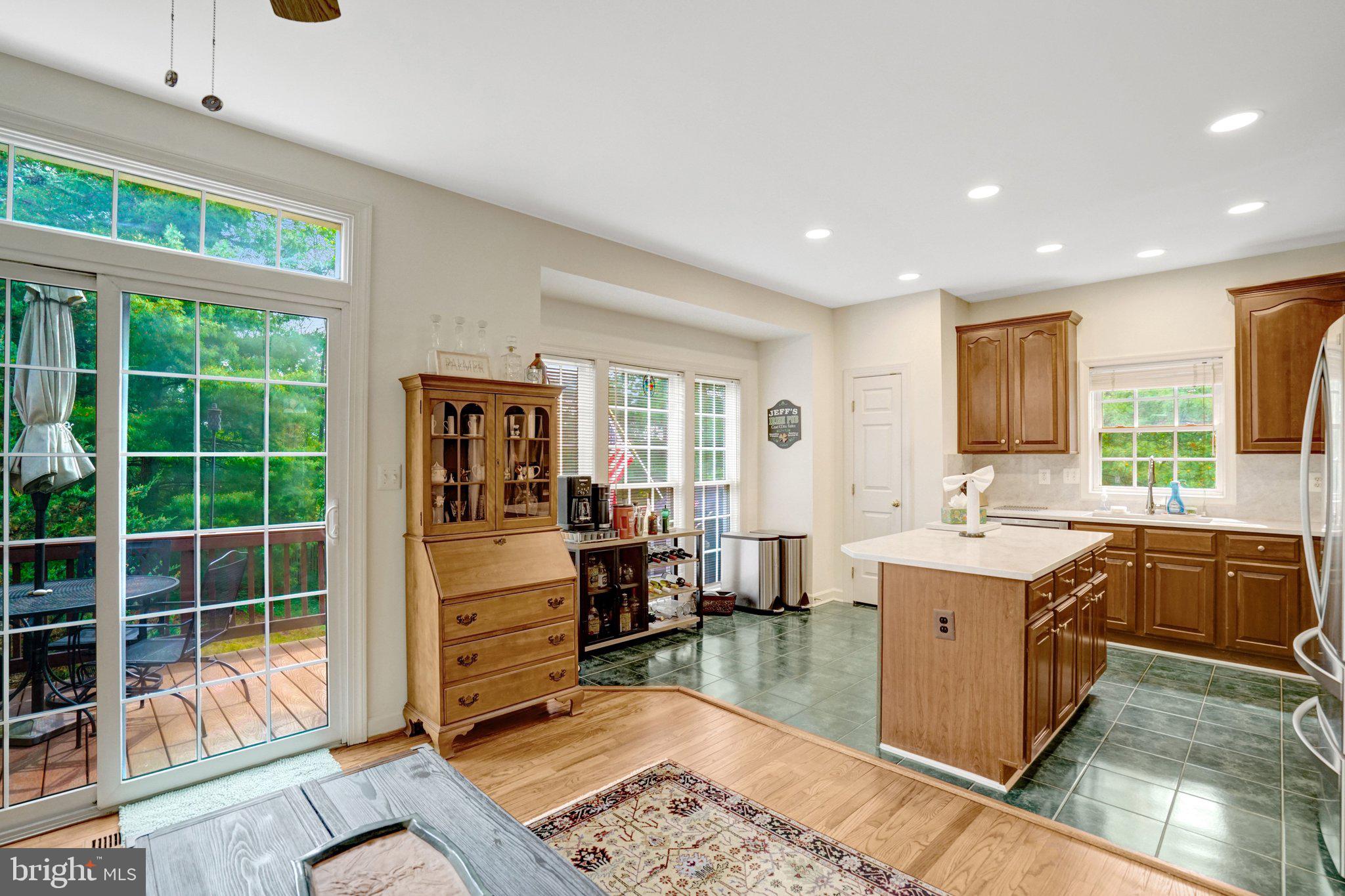 6449 Katherine Ann Lane Springfield, VA 22150 - Photo 10 of 32