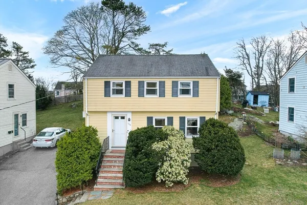 $979,000 | 104 Wendell Street, Winchester, MA 01890