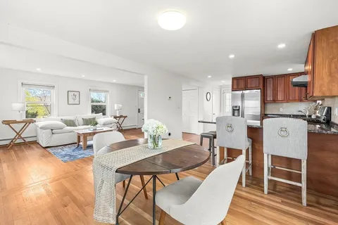 $979,000 | 104 Wendell Street, Winchester, MA 01890