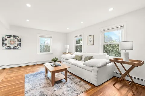 $979,000 | 104 Wendell Street, Winchester, MA 01890