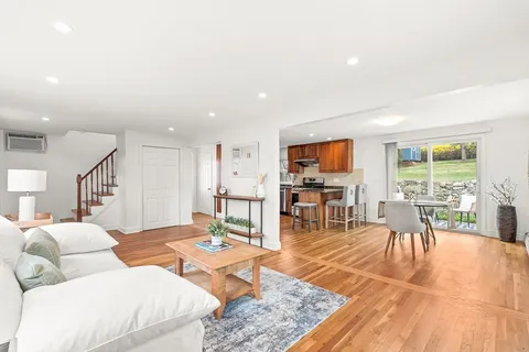 $979,000 | 104 Wendell Street, Winchester, MA 01890