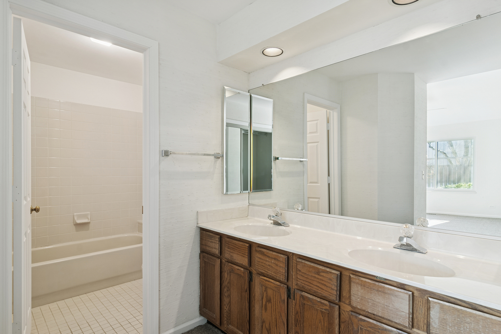 1261 Oak Hill Road Lake Barrington, IL 60010 - Photo 14 of 35