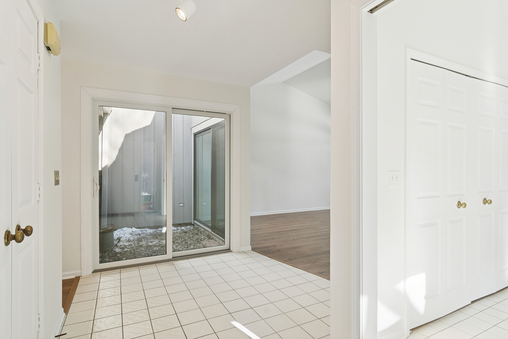 1261 Oak Hill Road Lake Barrington, IL 60010 - Photo 15 of 35