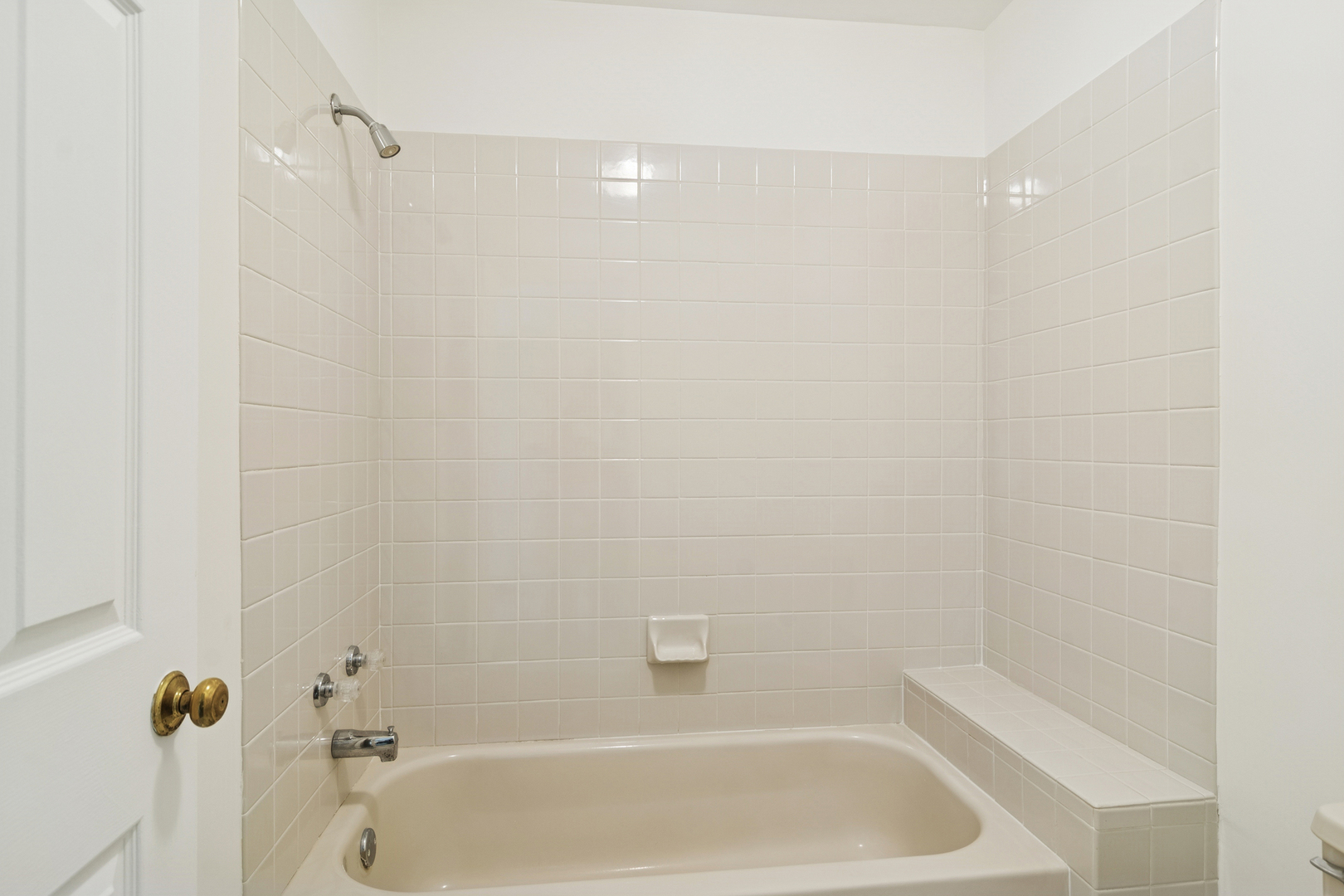 1261 Oak Hill Road Lake Barrington, IL 60010 - Photo 16 of 35