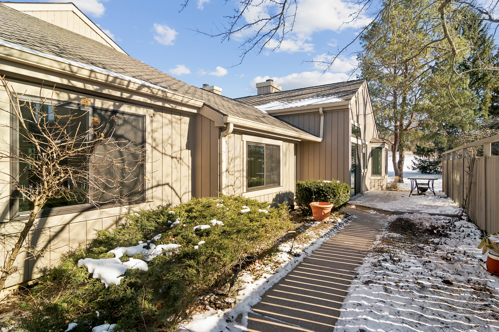 1261 Oak Hill Road Lake Barrington, IL 60010 - Photo 3 of 35