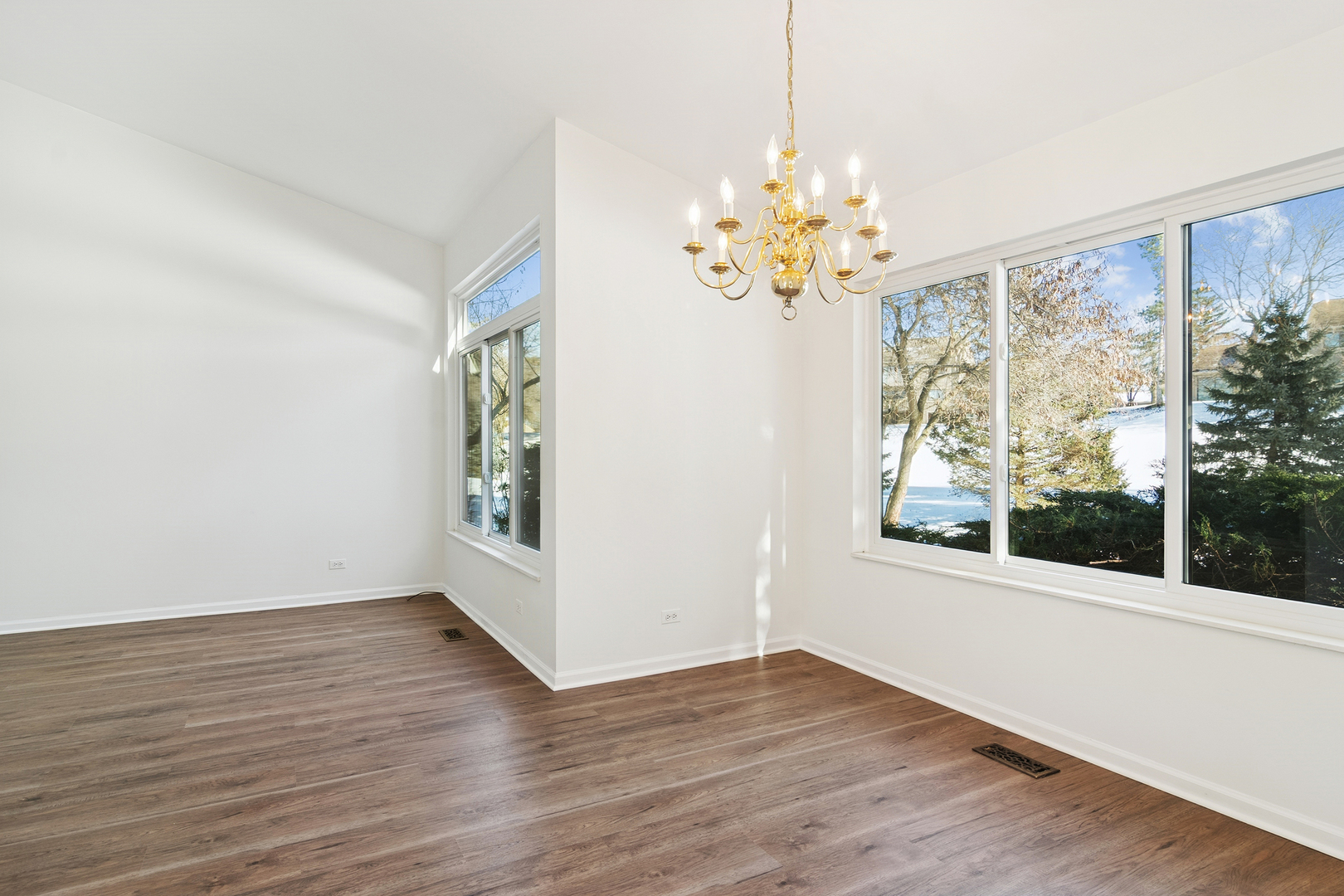 1261 Oak Hill Road Lake Barrington, IL 60010 - Photo 6 of 35