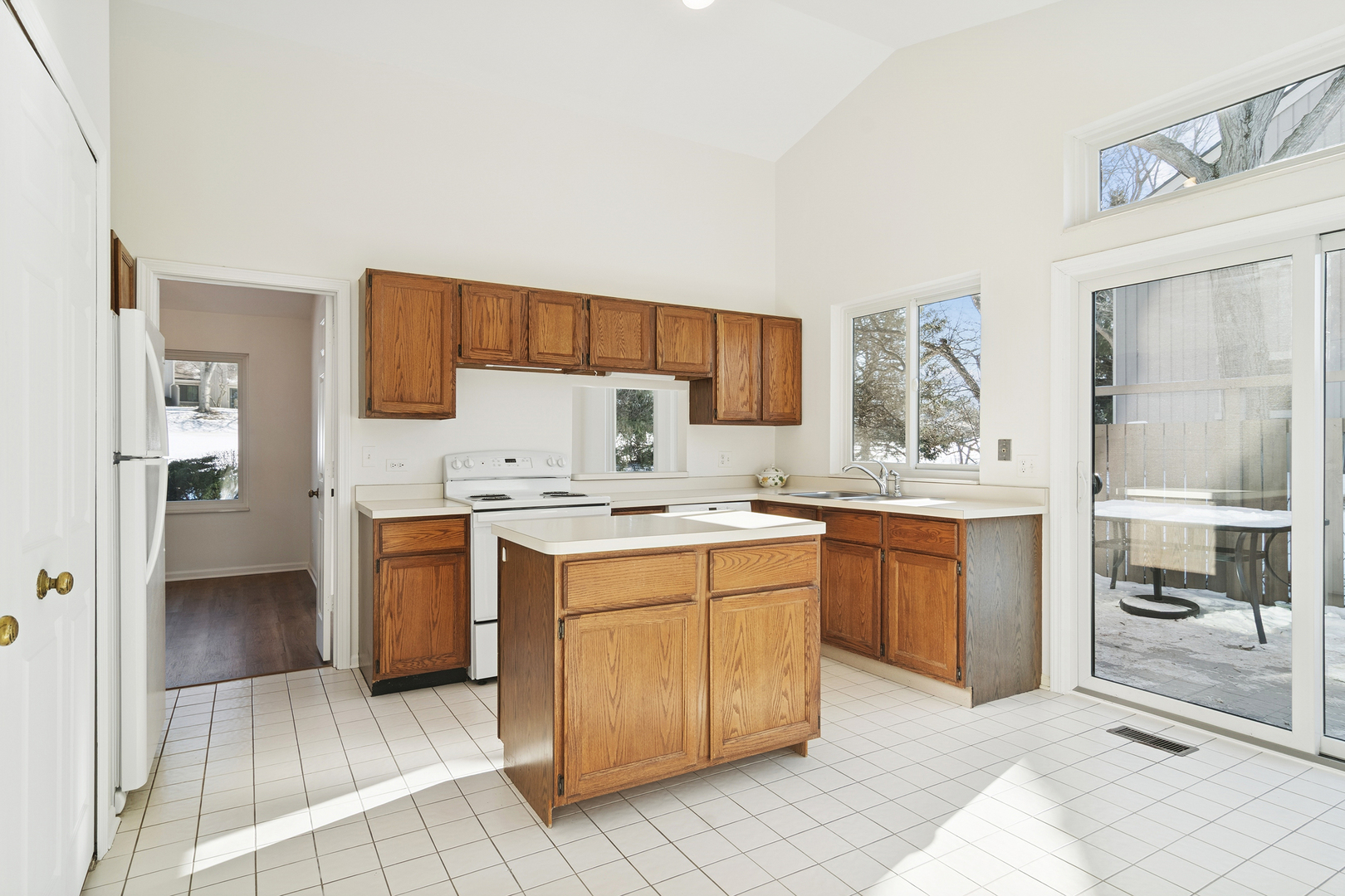 1261 Oak Hill Road Lake Barrington, IL 60010 - Photo 9 of 35