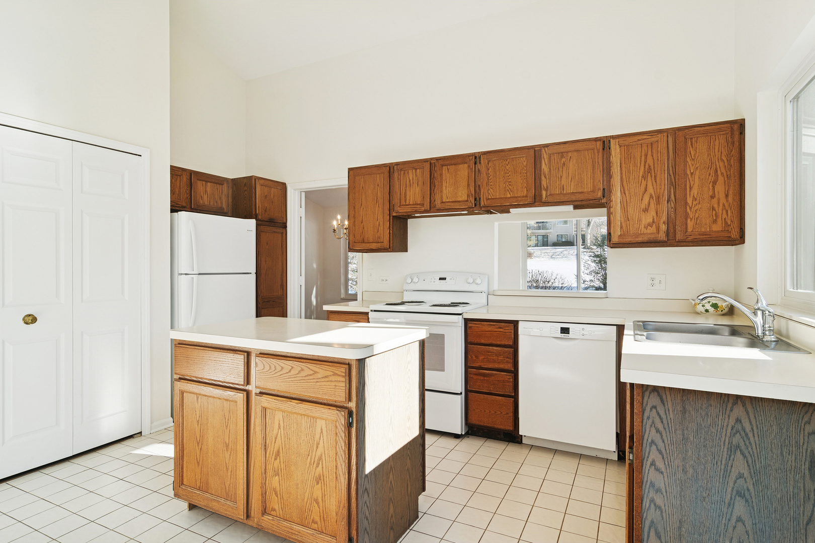 1261 Oak Hill Road Lake Barrington, IL 60010 - Photo 10 of 35