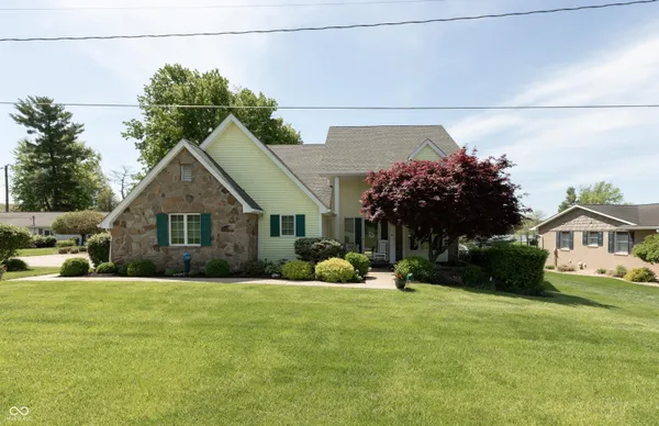$665,000 | 889 East North Shore Drive, Brownstown, IN 47220