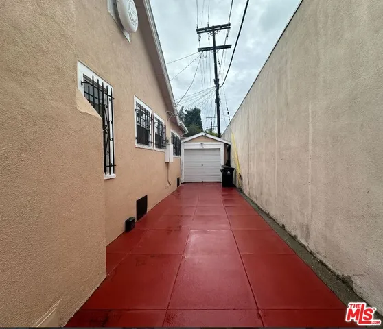 $4,995 | 2143 North Commonwealth Avenue, Los Angeles, CA 90027