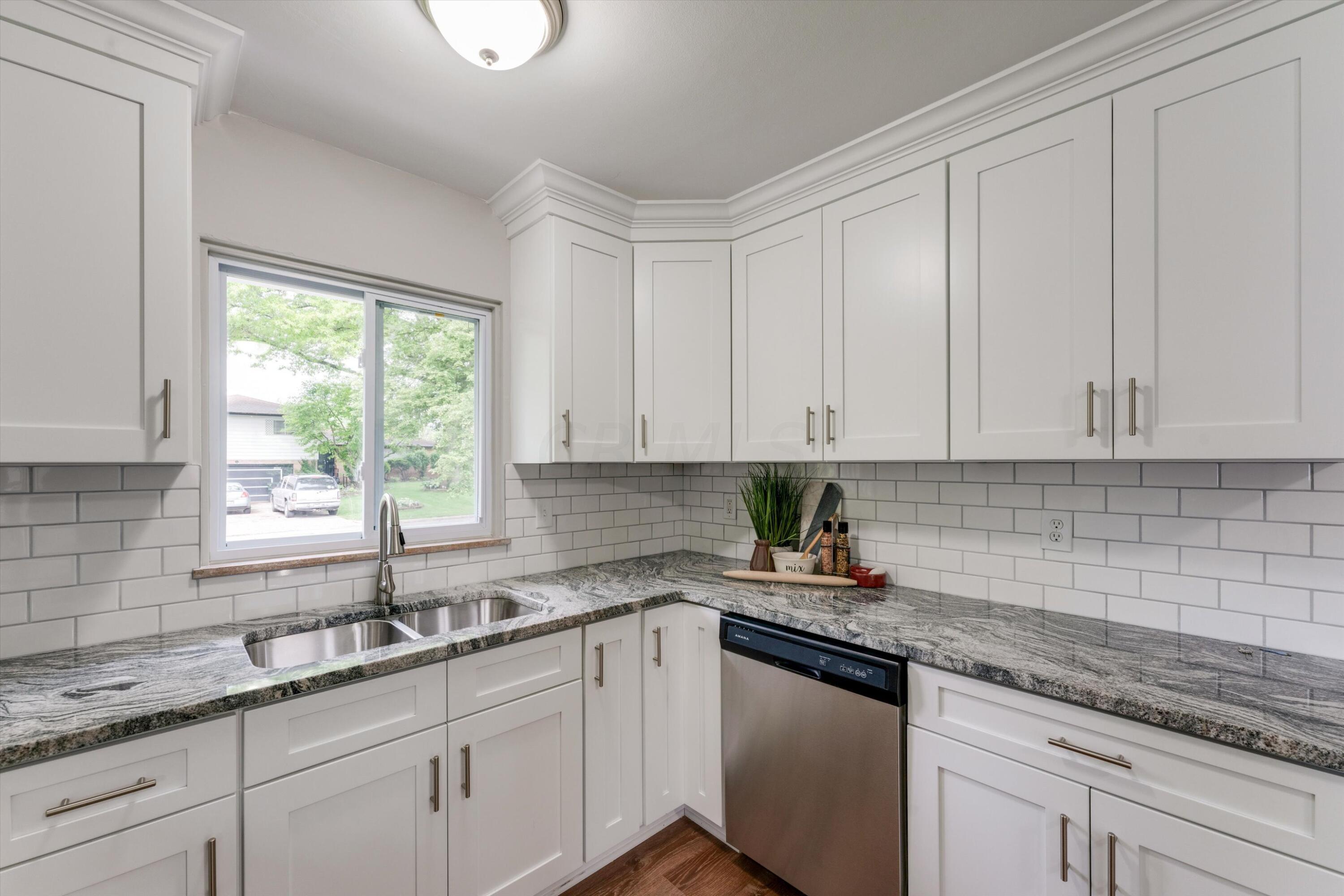 1434 Kenwick Road Columbus, OH 43209 - Photo 13 of 46 16-dsc03943-dsc03945