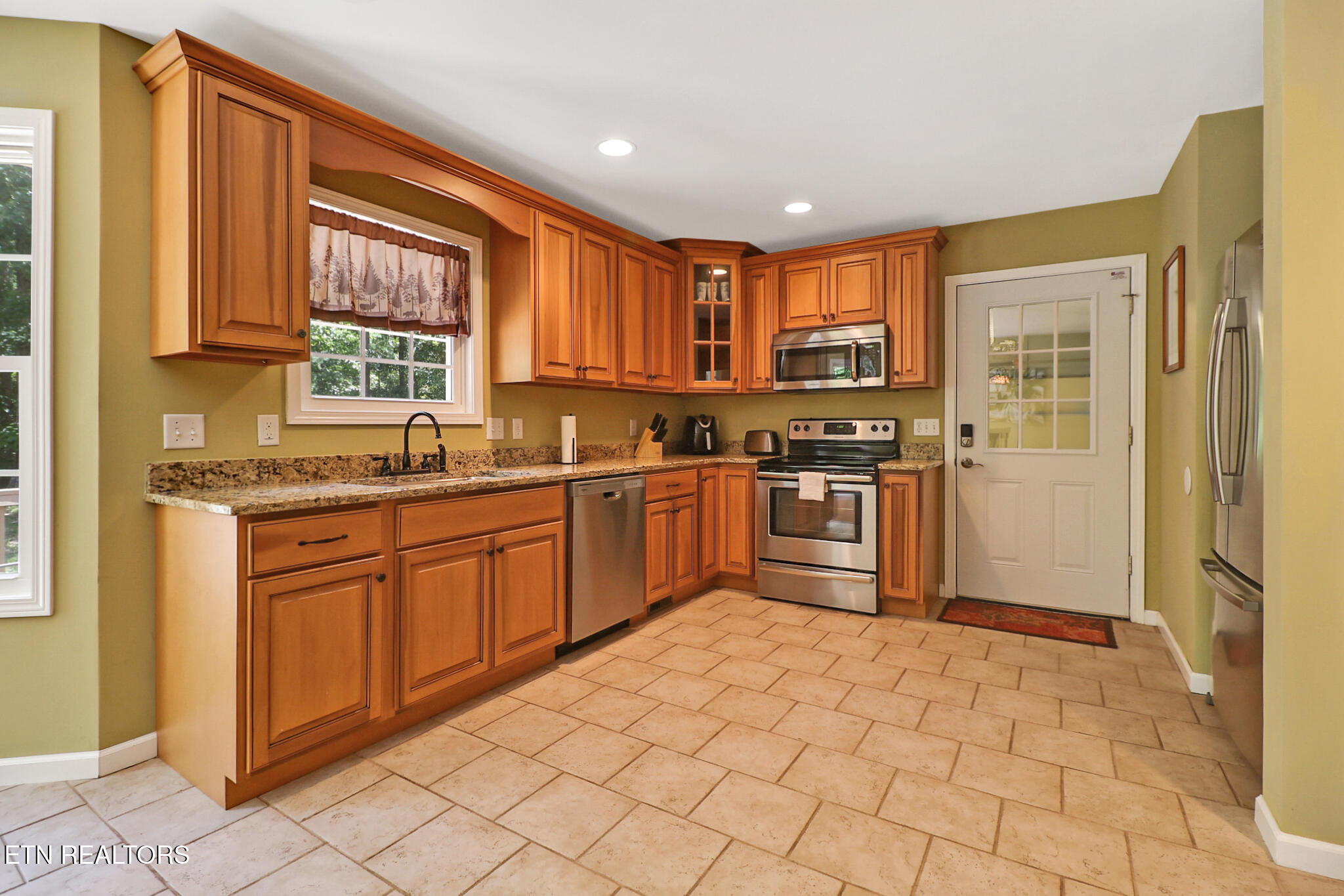 636 Timber View Road Pikeville, TN 37367 - Photo 12 of 43 Kitchen
