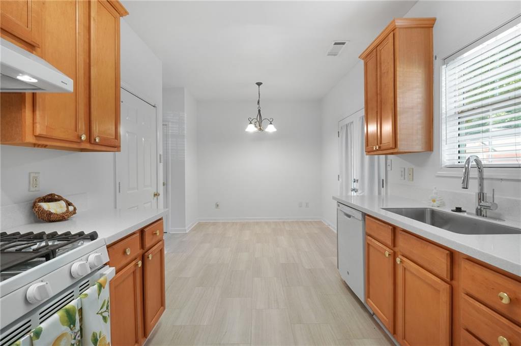 3309 Raes Creek Road Marietta, GA 30008 - Photo 12 of 23