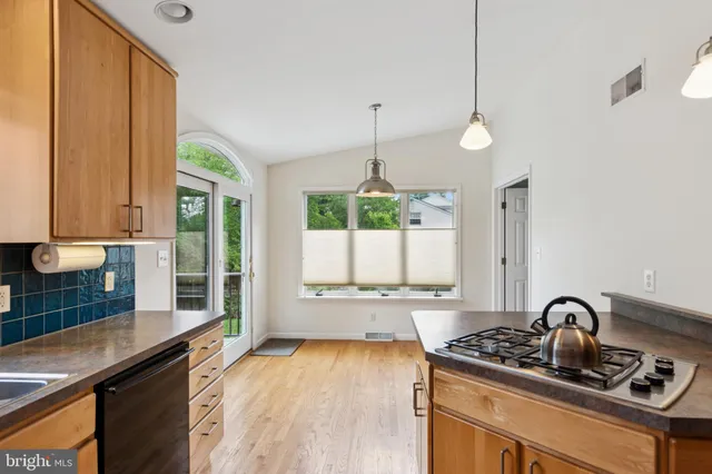 $10,000 | 276 Dodds Lane, Princeton, NJ 08540