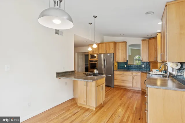 $10,000 | 276 Dodds Lane, Princeton, NJ 08540