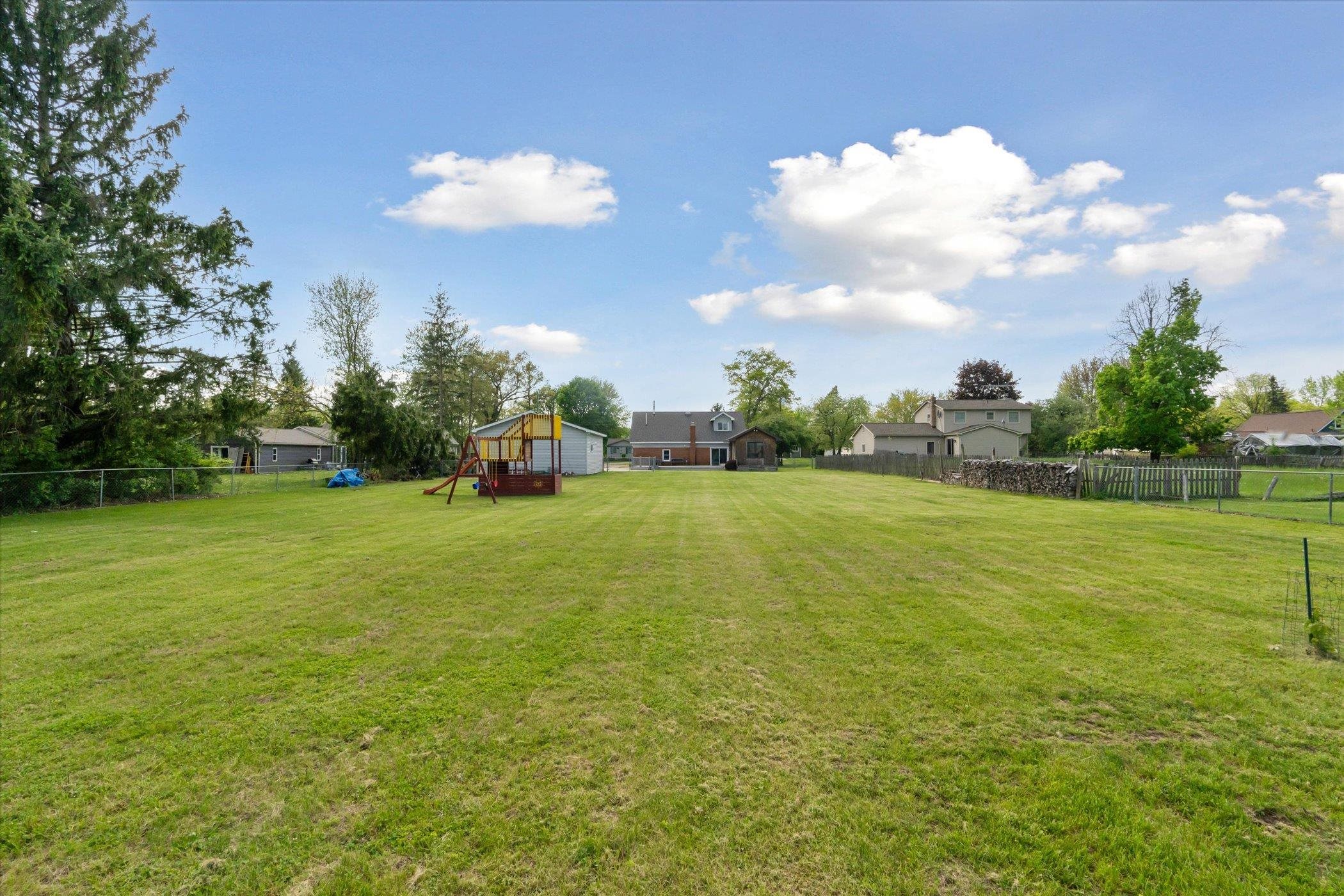 1497 Parke Street Rochester, MI 48307 - Photo 32 of 33 50175169-6a559ed7-766b-4989-8ad2-a0985195f560.JPG