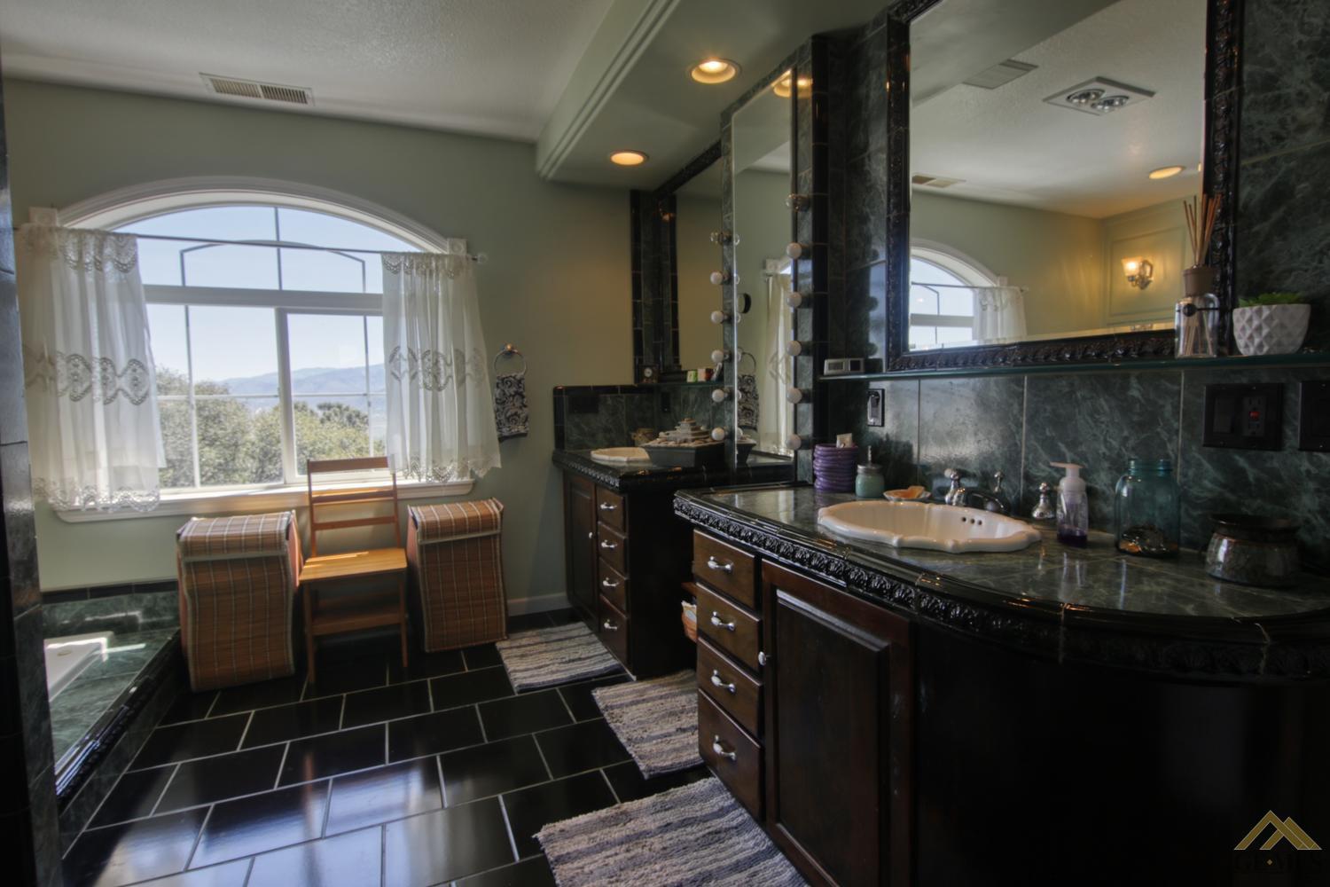 19350 Jacks Hill Road Tehachapi, CA 93561 - Photo 17 of 36 Gallery Image 17