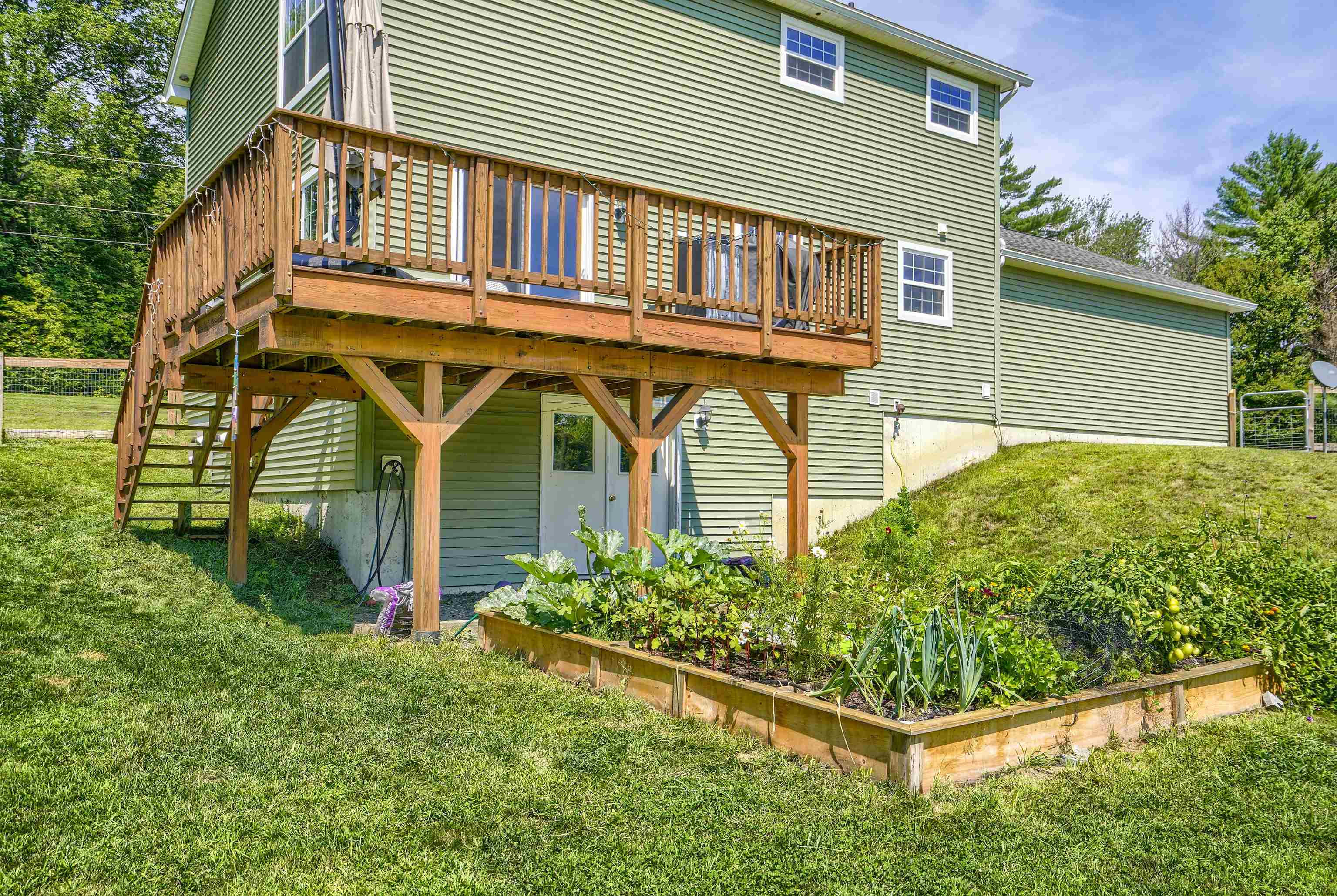 709 Foster Hill Road Littleton, NH 03561 - Photo 4 of 40