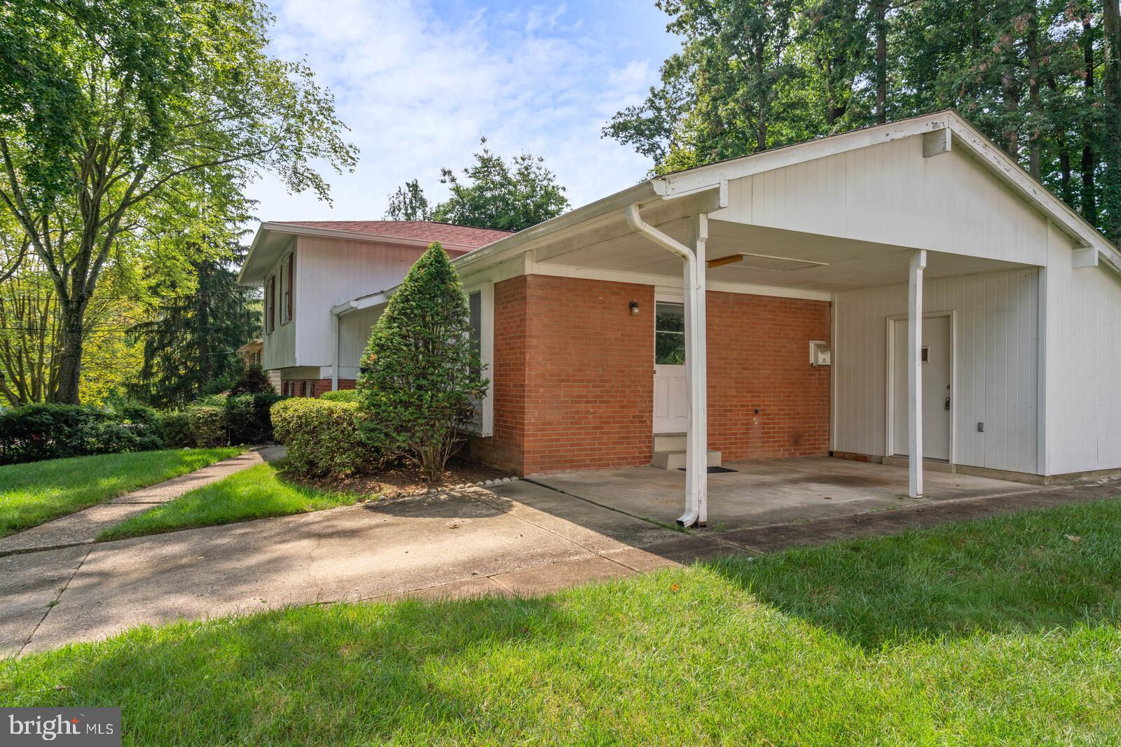 5510 Ravenel Lane Springfield, VA 22151 - Photo 4 of 42