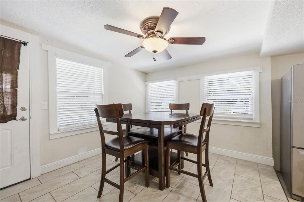 188 Mobile Avenue Altamonte Springs, FL 32714 - Photo 4 of 24