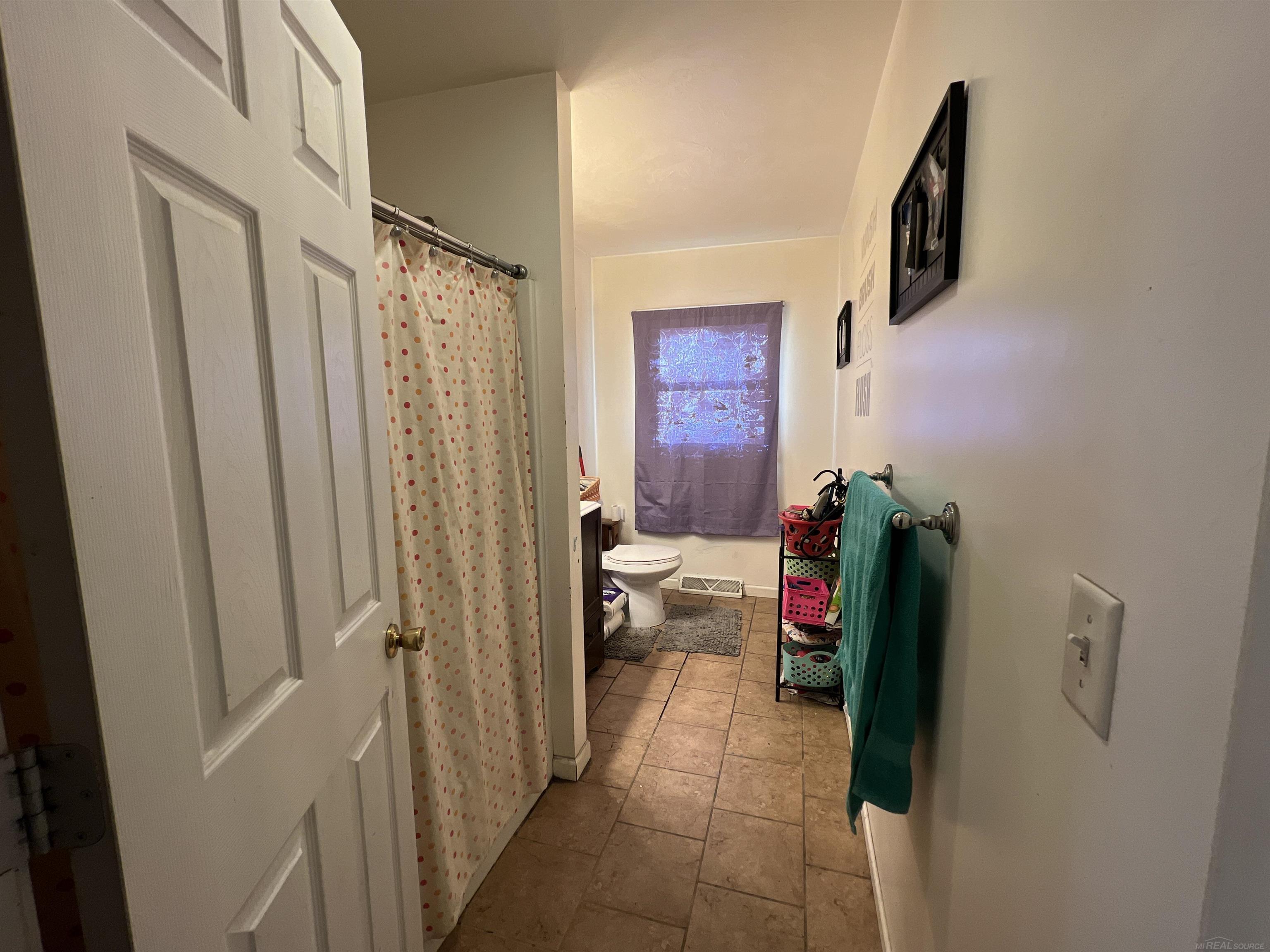 8284 Lakeshore Road Lexington, MI 48450 - Photo 12 of 21 50102194-11.JPG