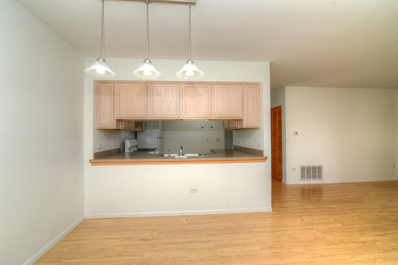 881 North Swift Road, Unit 202 Addison, IL 60101 - Photo 20 of 32 Gallery Image 20