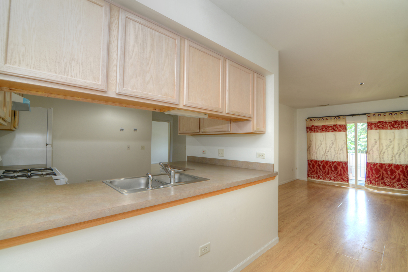 881 North Swift Road, Unit 202 Addison, IL 60101 - Photo 21 of 32 Gallery Image 21