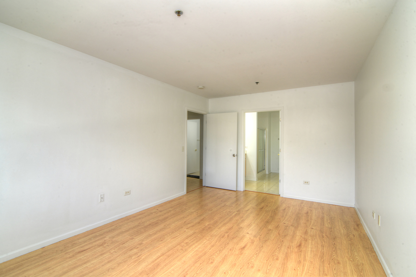 881 North Swift Road, Unit 202 Addison, IL 60101 - Photo 4 of 32 Gallery Image 4