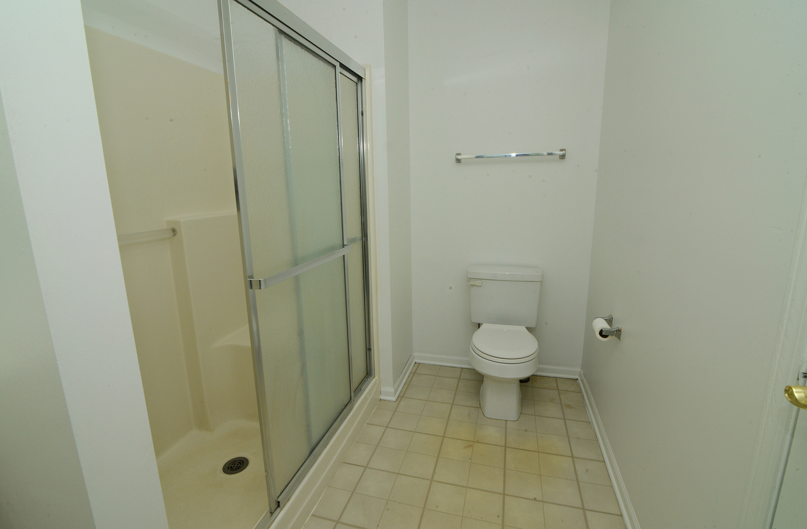881 North Swift Road, Unit 202 Addison, IL 60101 - Photo 8 of 32 Gallery Image 8