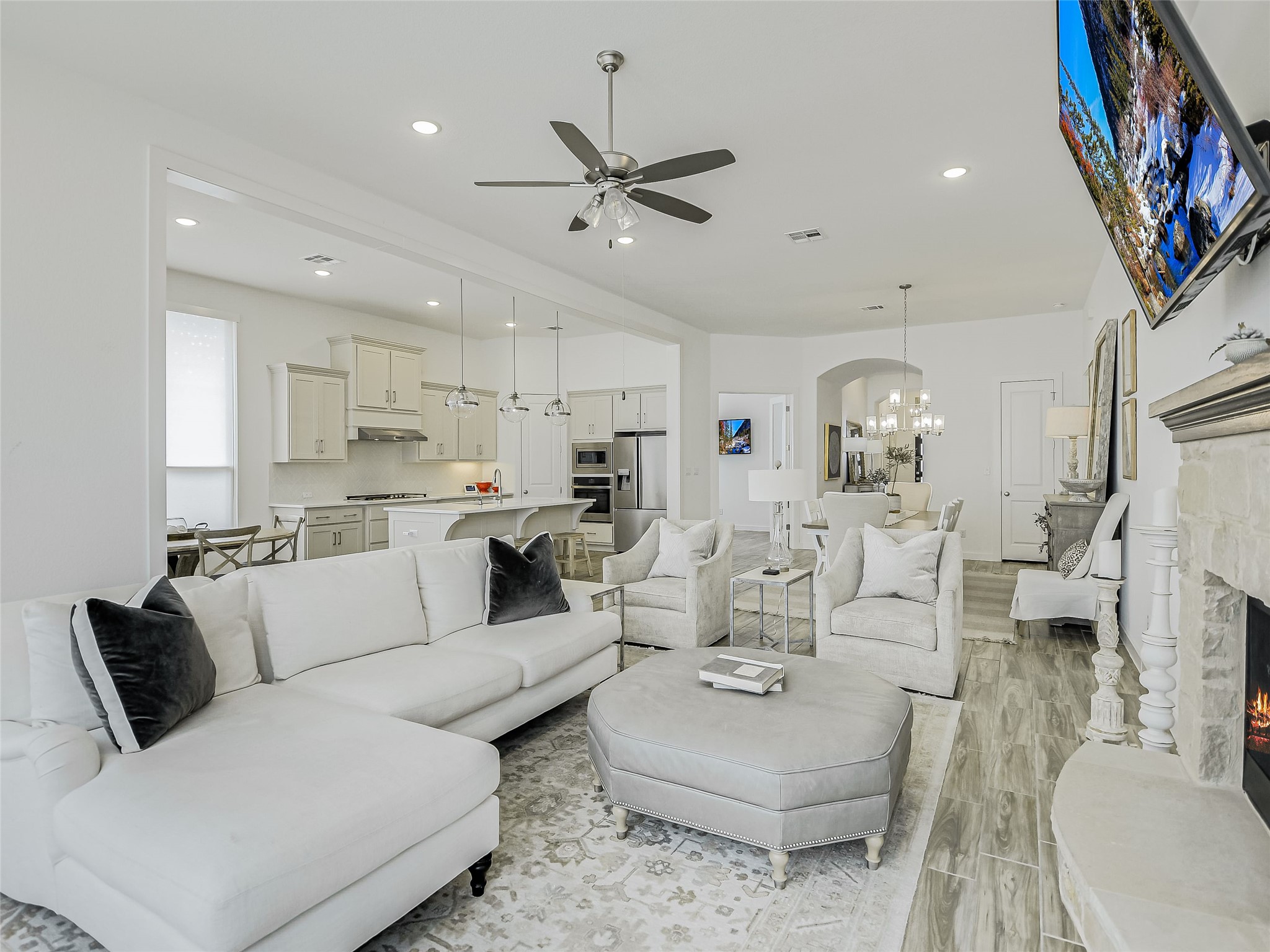 109 Quiet Oak Road San Marcos, TX 78666 - Photo 4 of 39