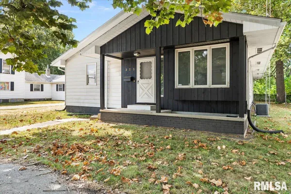 $168,900 | 323 North Dye Street, Virden, IL 62690