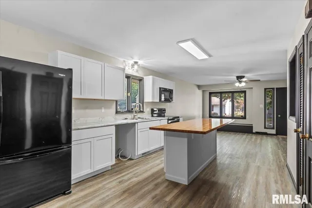 $174,900 | 323 North Dye Street, Virden, IL 62690