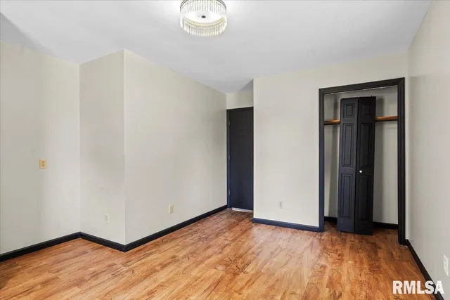 $179,900 | 323 North Dye Street, Virden, IL 62690