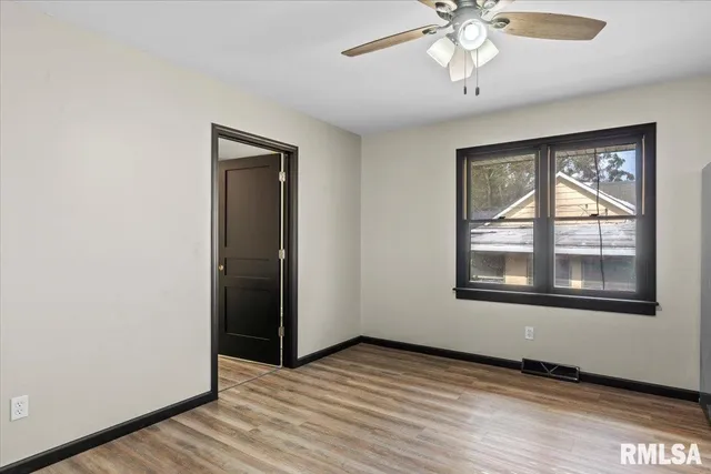 $174,900 | 323 North Dye Street, Virden, IL 62690