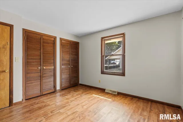 $174,900 | 323 North Dye Street, Virden, IL 62690