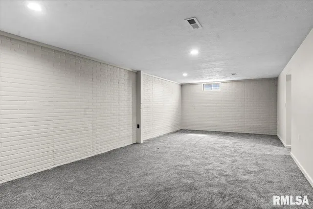 $174,900 | 323 North Dye Street, Virden, IL 62690