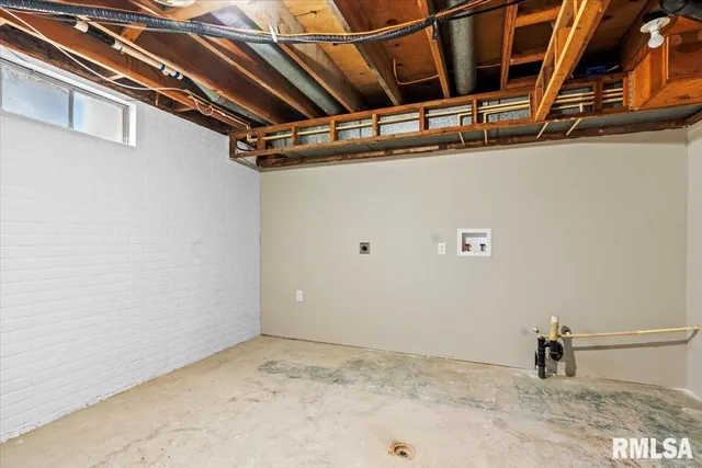 $174,900 | 323 North Dye Street, Virden, IL 62690