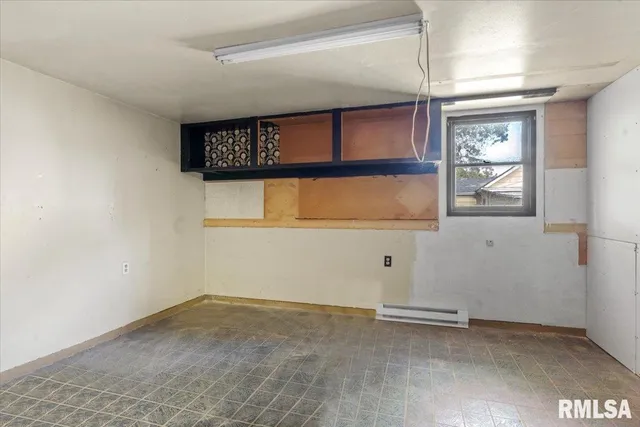 $174,900 | 323 North Dye Street, Virden, IL 62690